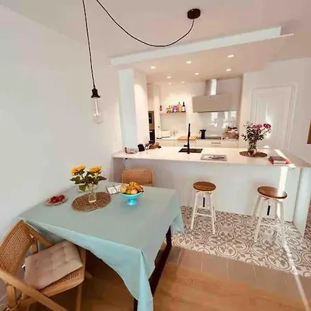 Apartamento De Lujo En * 阿罗萨新镇